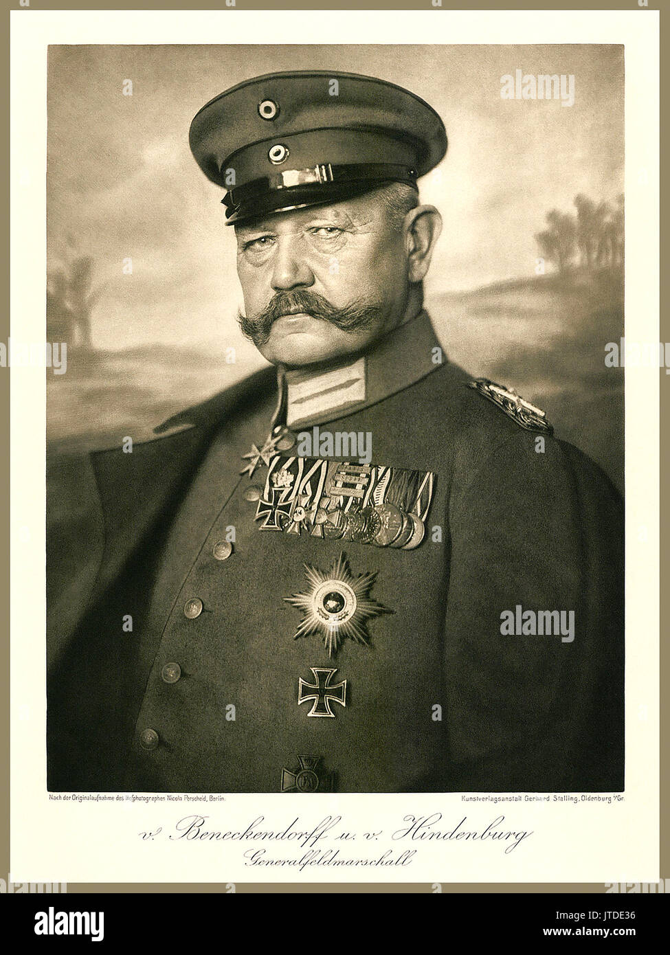 Von Hindenburg offizielle Studio portrait Ludwig Hans Anton von Beneckendorff und von Hindenburg 2. Präsident der Deutschen Reich Weimarer Republik gelang es durch Adolf Hitler Stockfoto