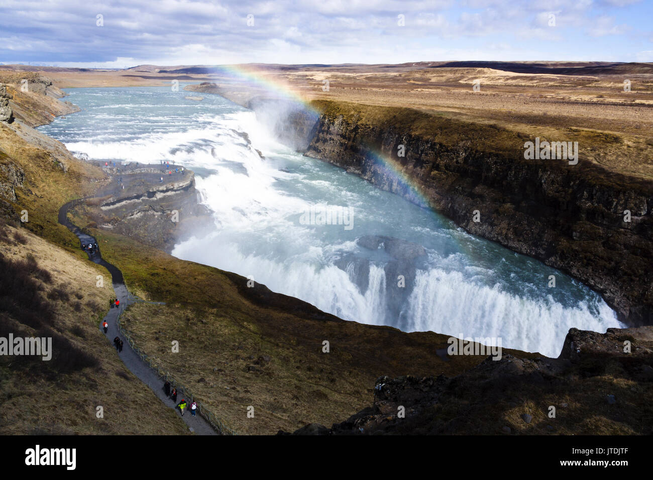 Gullfoss (goldener Wasserfall") ist ein Wasserfall in der Schlucht des Flusses Hvítá im Südwesten von Island entfernt. Stockfoto
