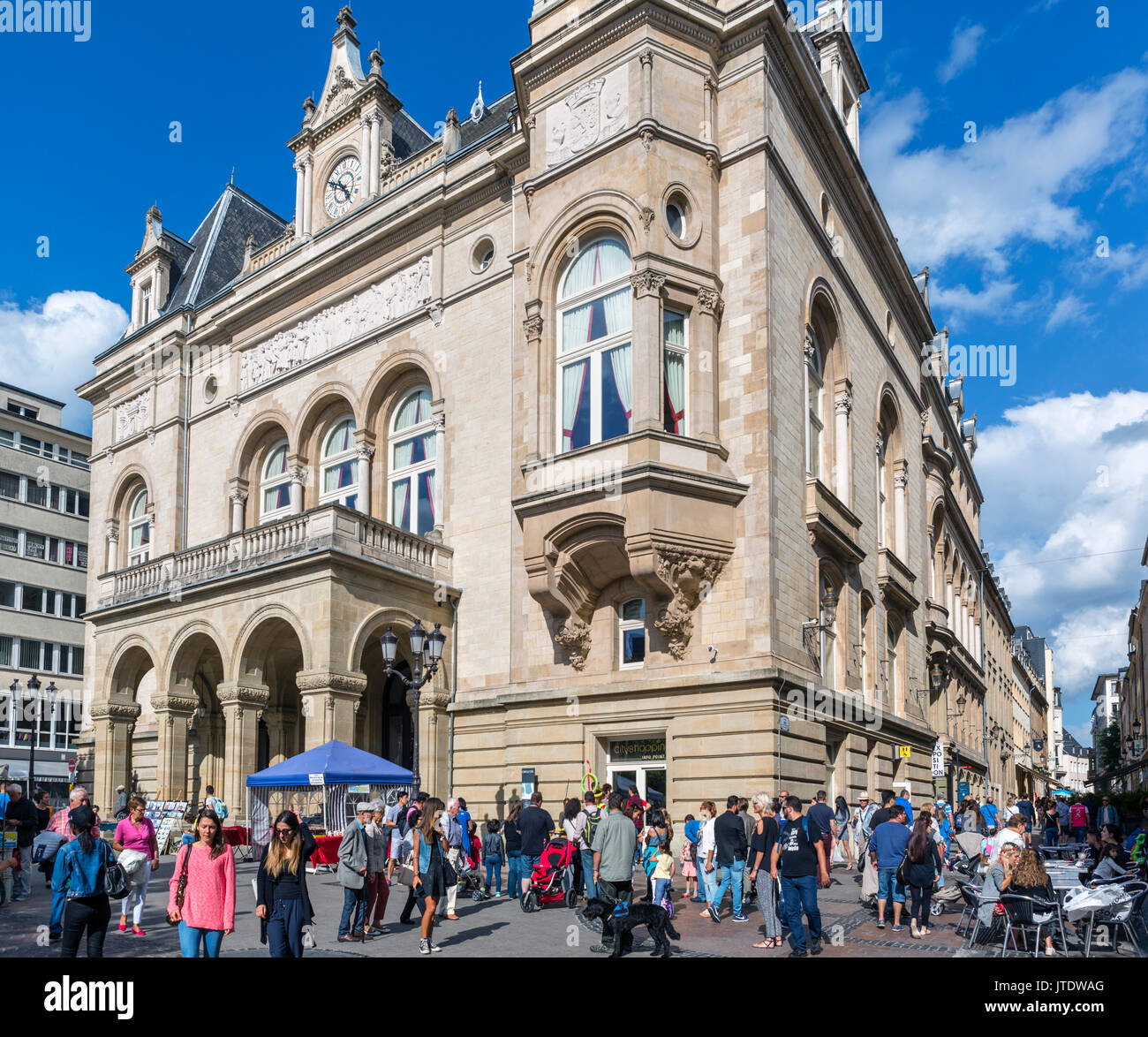 Cercle-Cité (Cercle Municipal), einem städtischen Gebäude auf der Place d'Armes in der alten Stadt (Ville Haute), der Stadt Luxemburg, Luxemburg Stockfoto