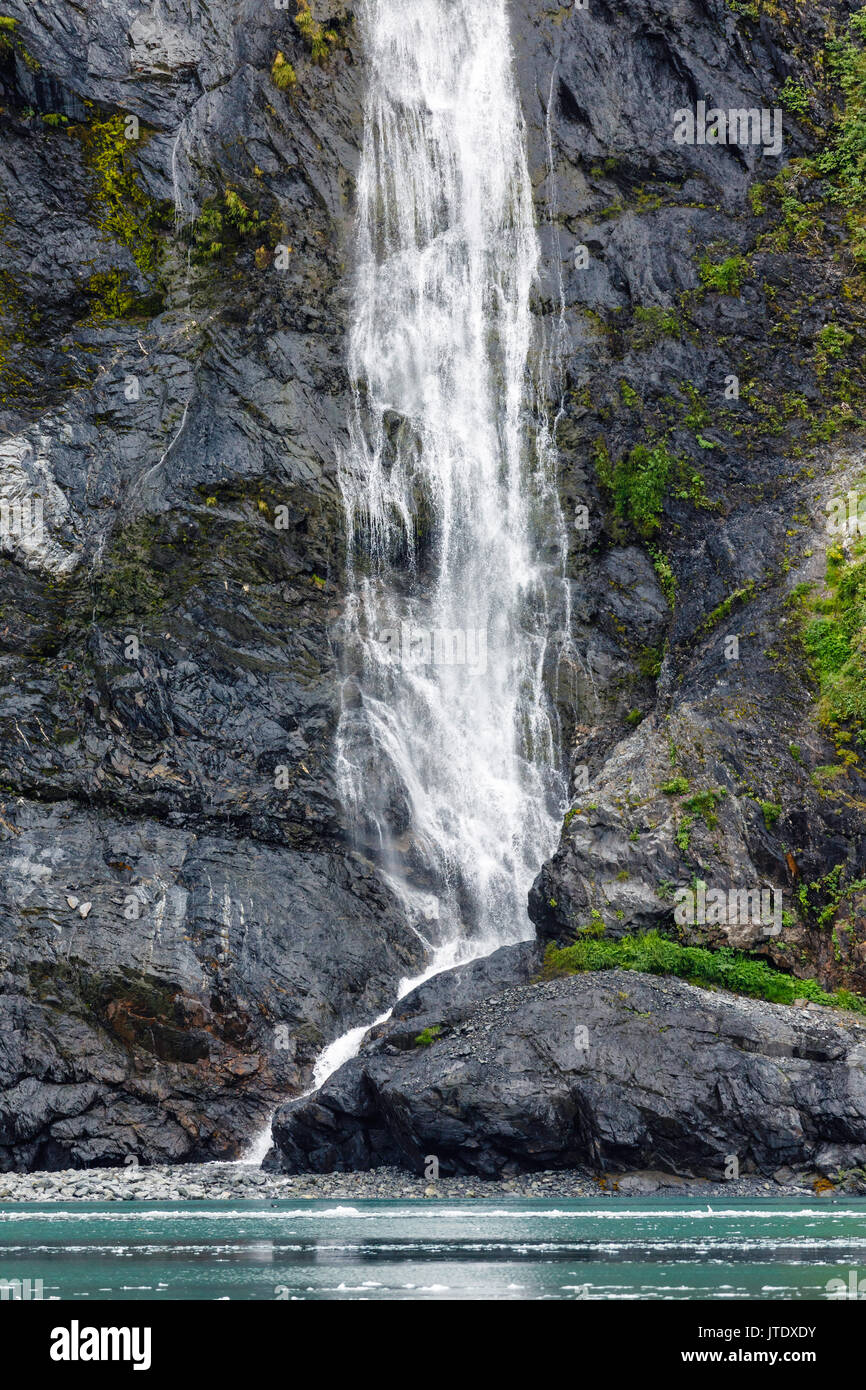 Wasserfall in der Überraschung Einlass in Prince William Sound in Southcentral Alaska. Stockfoto