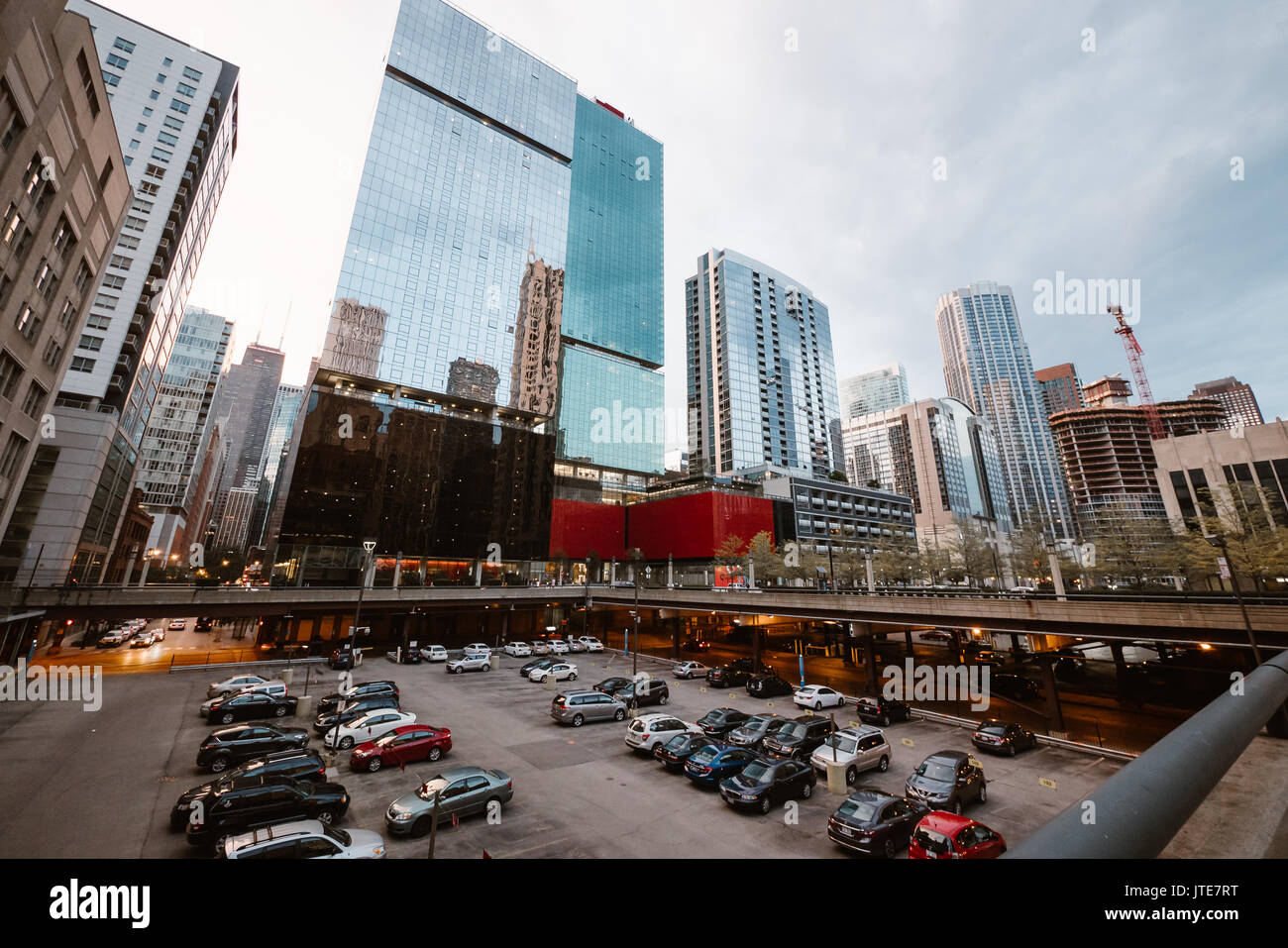 Modernes Bürogebäude in Chicago Stockfoto