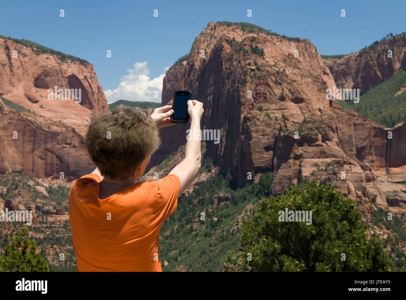 Kaukasische Senior Female im Zion National Park Springdale Utah USA. Stockfoto