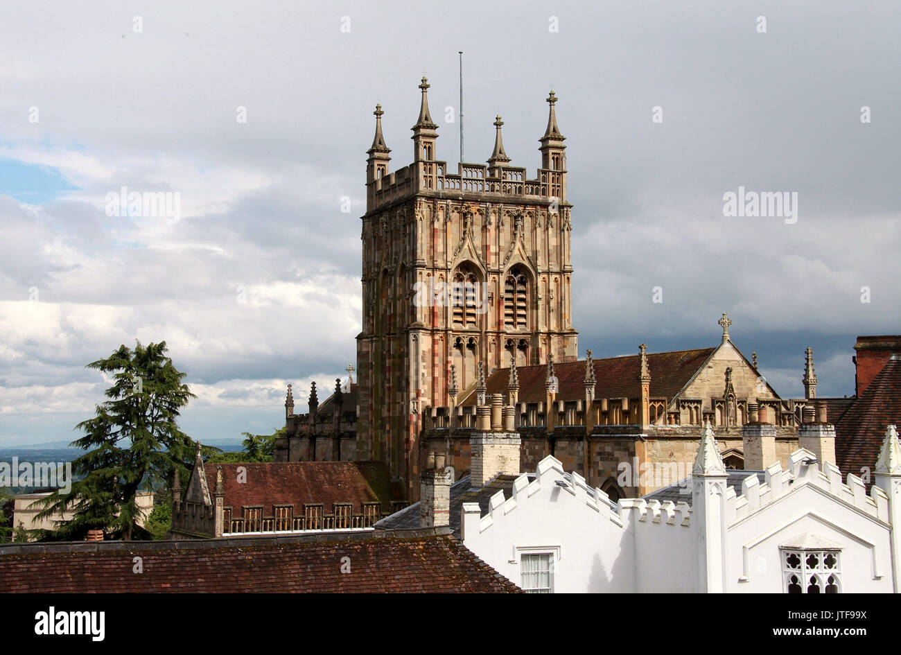 Der quadratische Turm von Great Malvern Priory in Worcestershire Stockfoto