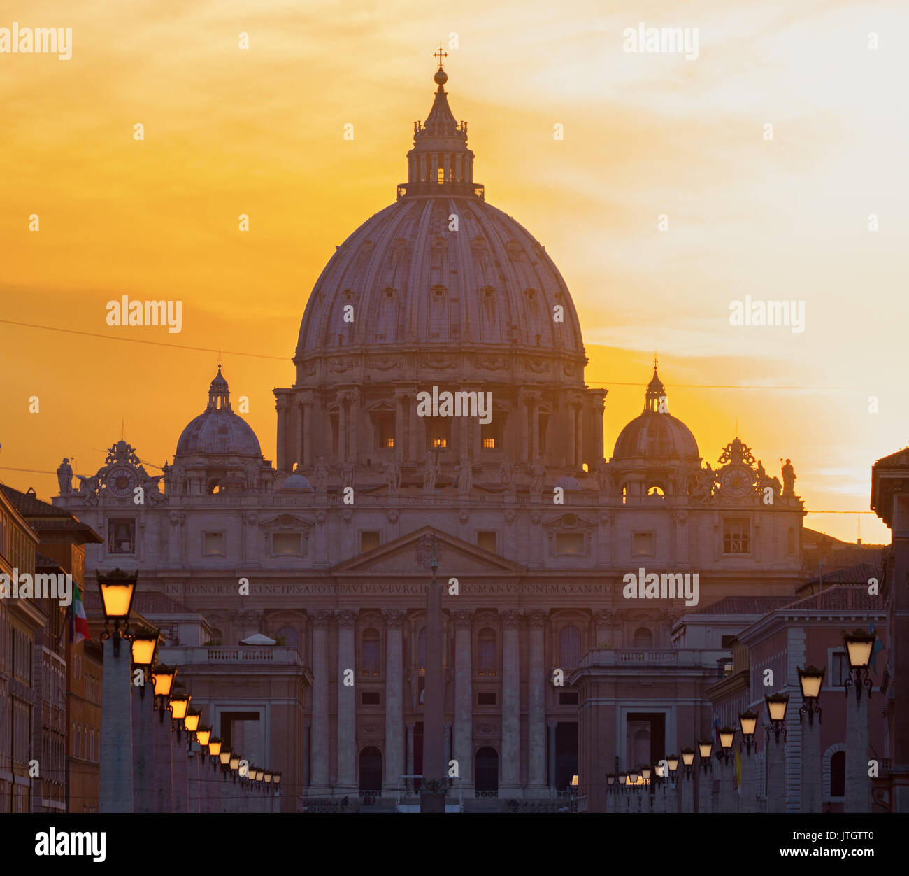 Antike Basilika St. Peter im Vatikan, Italien. St. Peter Basilika ist die größte christliche Kirche in der Welt. Berühmte Sixtinische Kapelle ist lo Stockfoto