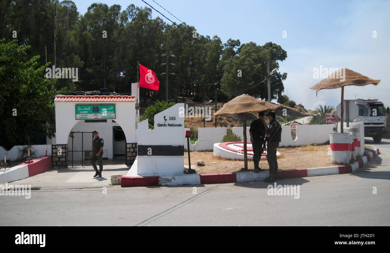 Eine tunesische Grenze in Hammam Bourguiba an der Grenze zu Algerien, Tunesien, 2. August 2017. Deutsche Polizisten sind die tunesischen Grenzposten zu trainieren. Die deutsche Polizei hat in Tunesien seit Dutzenden von Touristen in den Angriffen vor zwei Jahren starb. Foto: Simon Kremer/dpa Stockfoto