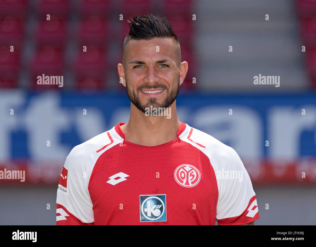 Mainz, Deutschland. 14. Juli 2017. Bundesliga, offiziellen Photocall 1. FSV Mainz 05 für die Saison 2017/18 in Mainz, Deutschland: Danny Latza. Foto: Thorsten Wagner/dpa | Verwendung der weltweiten Kredit: dpa/Alamy leben Nachrichten Stockfoto