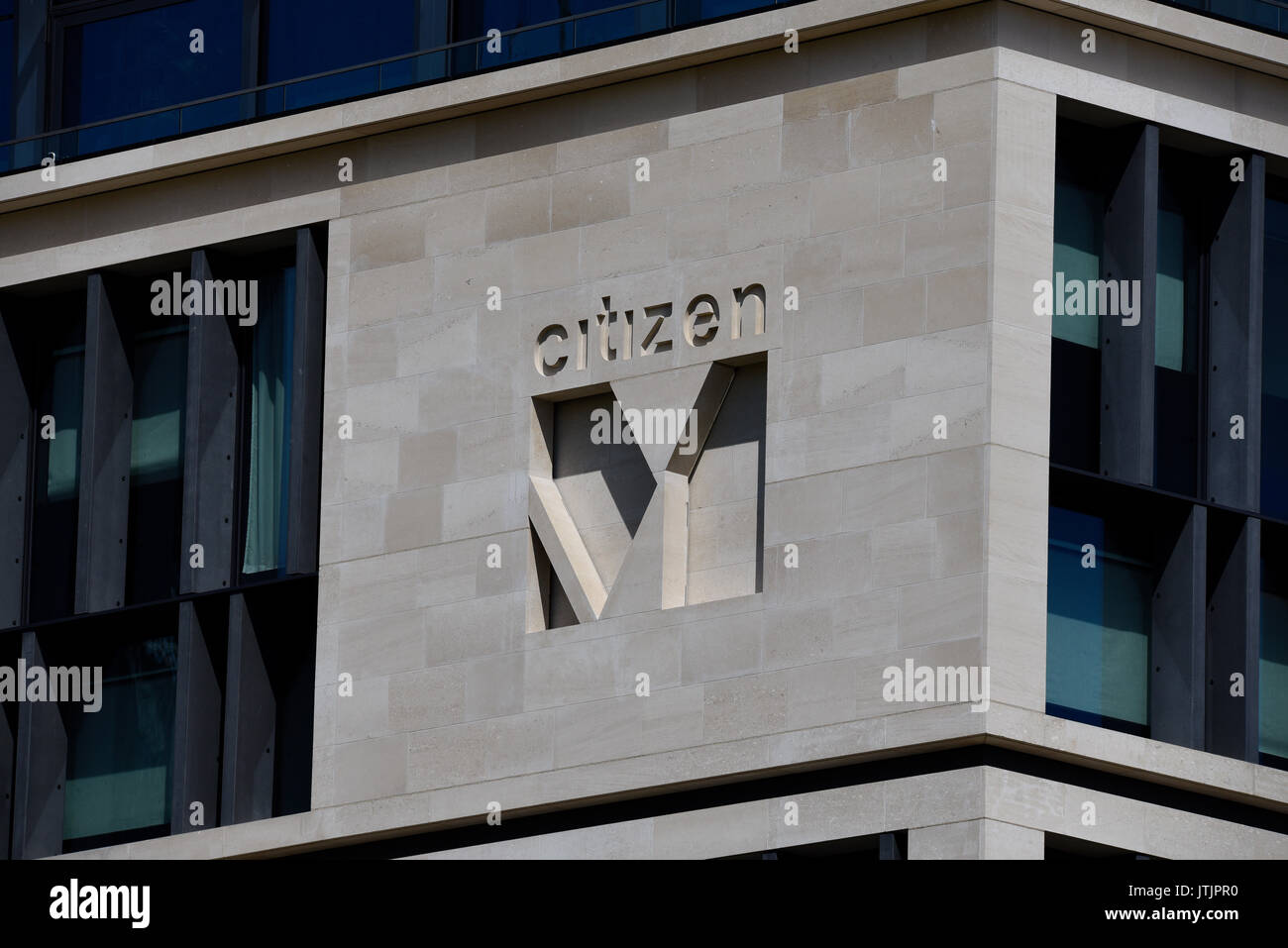 CitizenM Tower of London Hotel, 40 Trinity Square, London. Logo Stockfoto