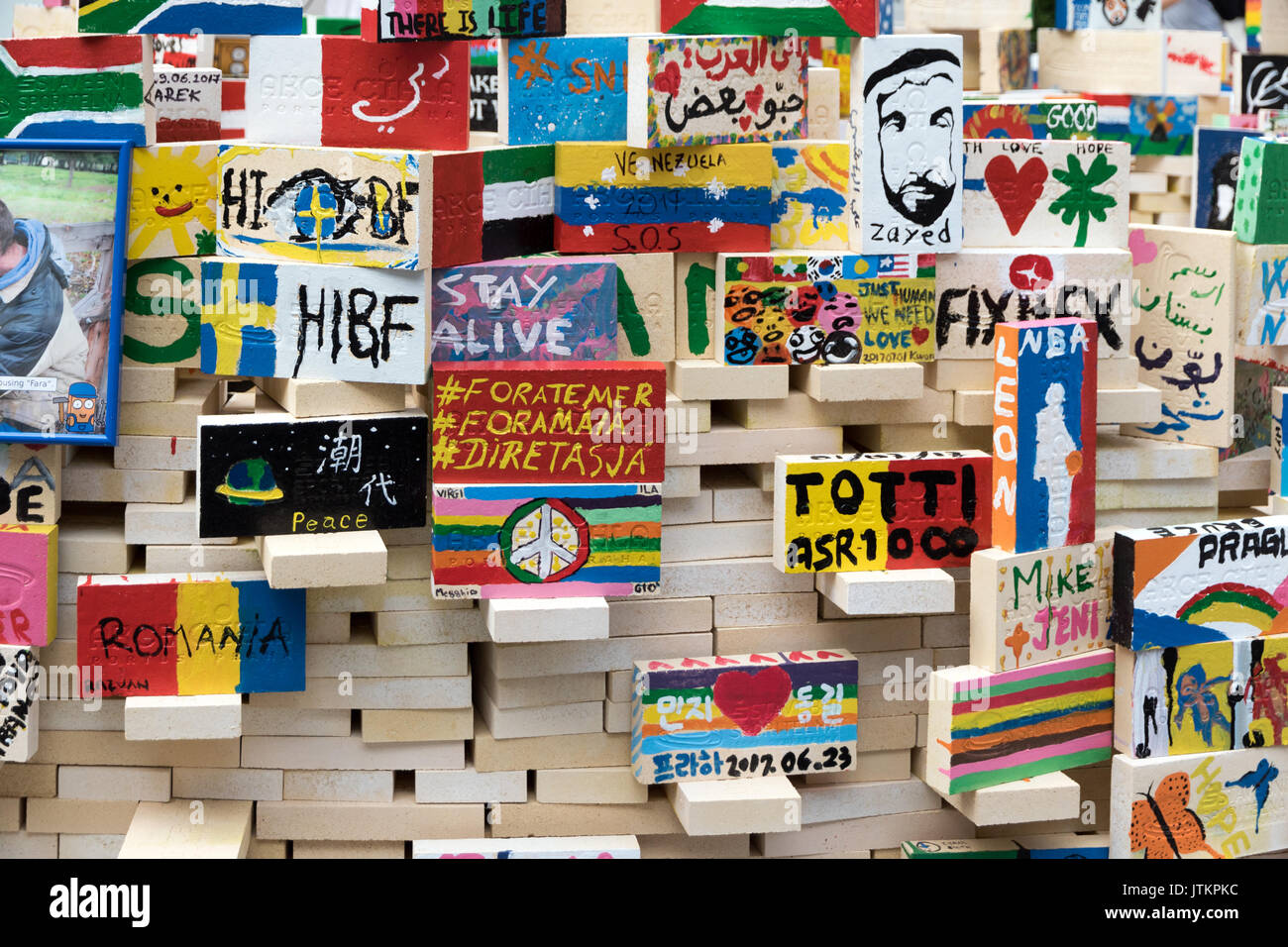 Vorteilhaft brick Initiative in Prag in die Gesellschaft zu helfen, geistig behinderte Menschen integrieren. Stockfoto