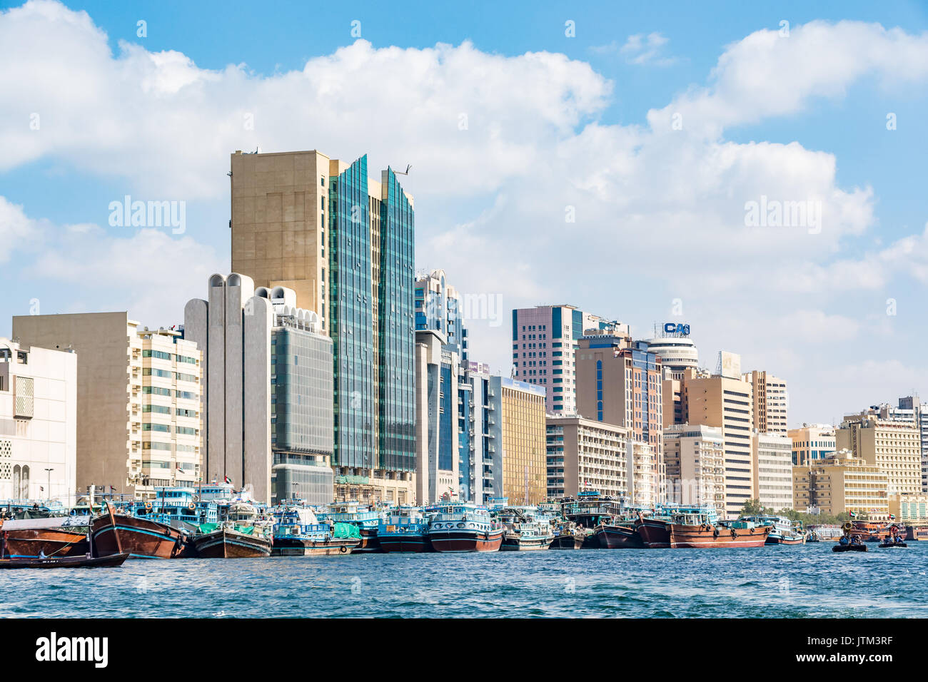 Blick auf den Dubai Creek an einem schönen Tag, Deira, Dubai, Vereinigte Arabische Emirate Stockfoto