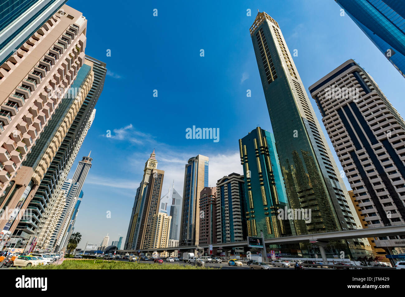 Blick auf die Hochhäuser an der Sheikh Zayed Road, Dubai International Financial Centre, Dubai, Vereinigte Arabische Emirate Stockfoto