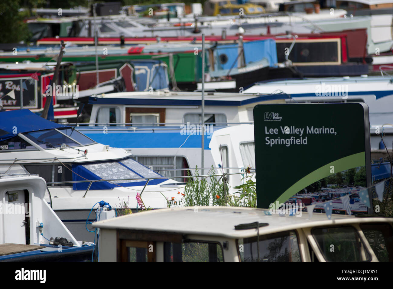 Lee Valley Marina, Springfield Park, Stamford Hill E5 London Hausboote günstig nahe zusammen Stockfoto