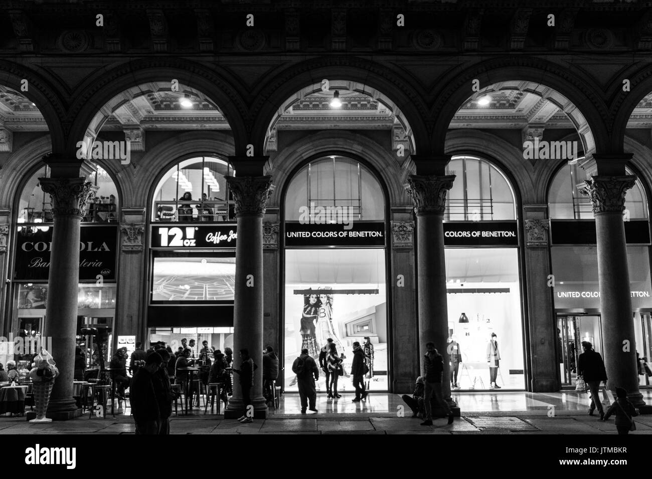 Italien, Lombardei, Mailand, Piazza Duomo, Benetton store Stockfoto