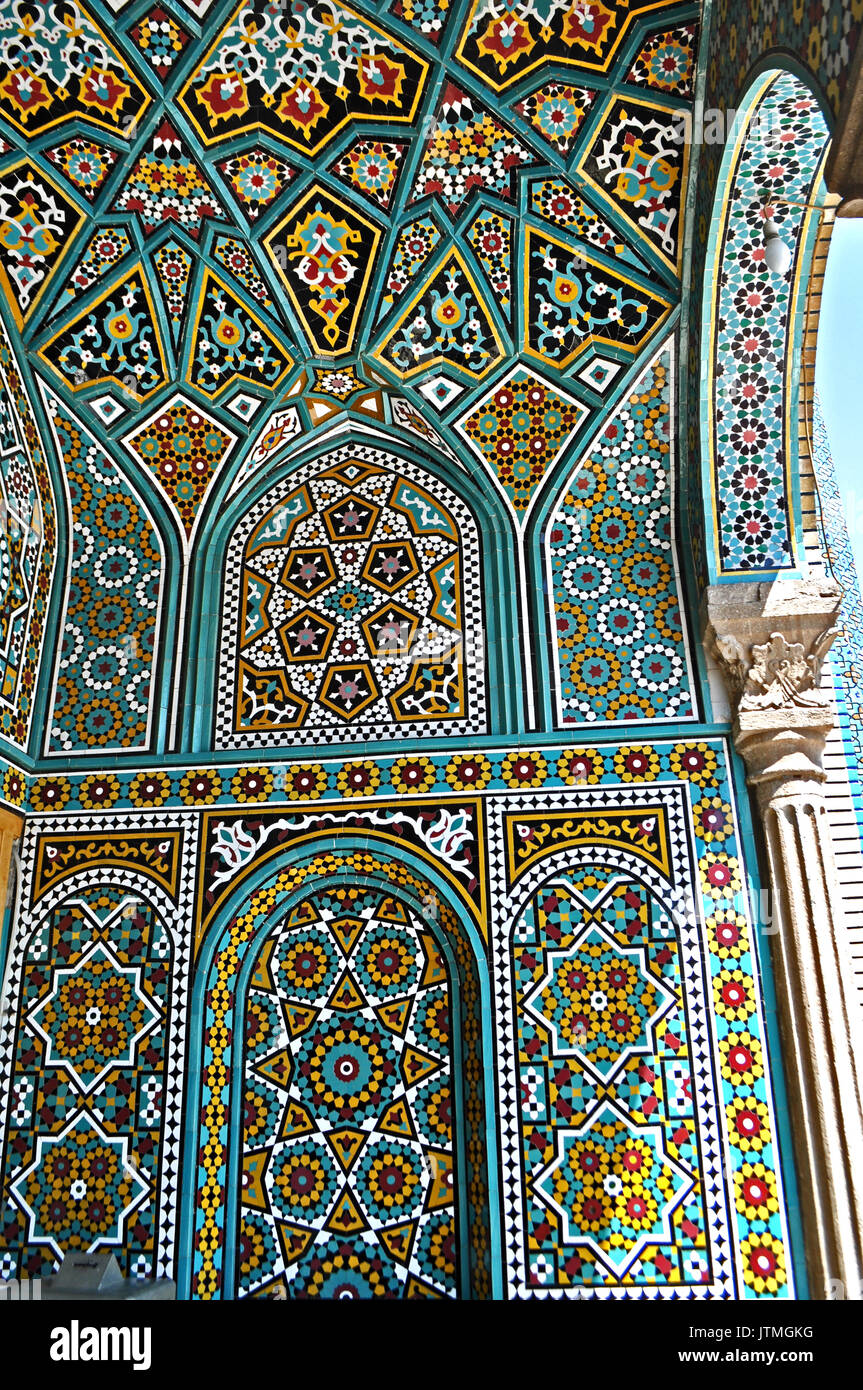 Fliesen Mosaik im Heiligtum von Hazrat der Fatimah Ma oumeh, Qom, Iran Stockfoto