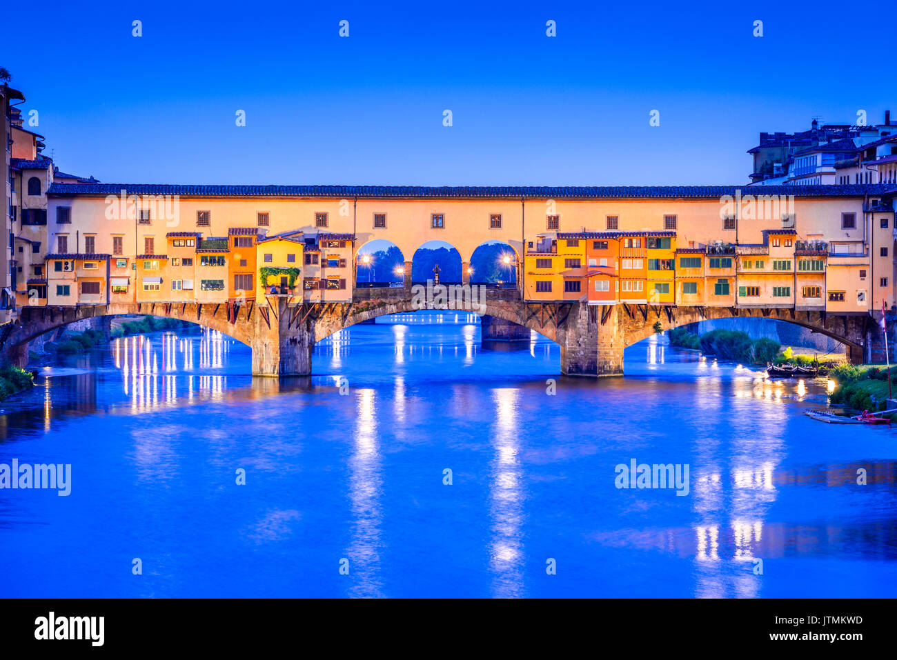 Florenz, Toskana - Ponte Vecchio, mittelalterliche Steinbogen Brücke über den Fluss Arno, Architektur der Renaissance in Italien. Stockfoto