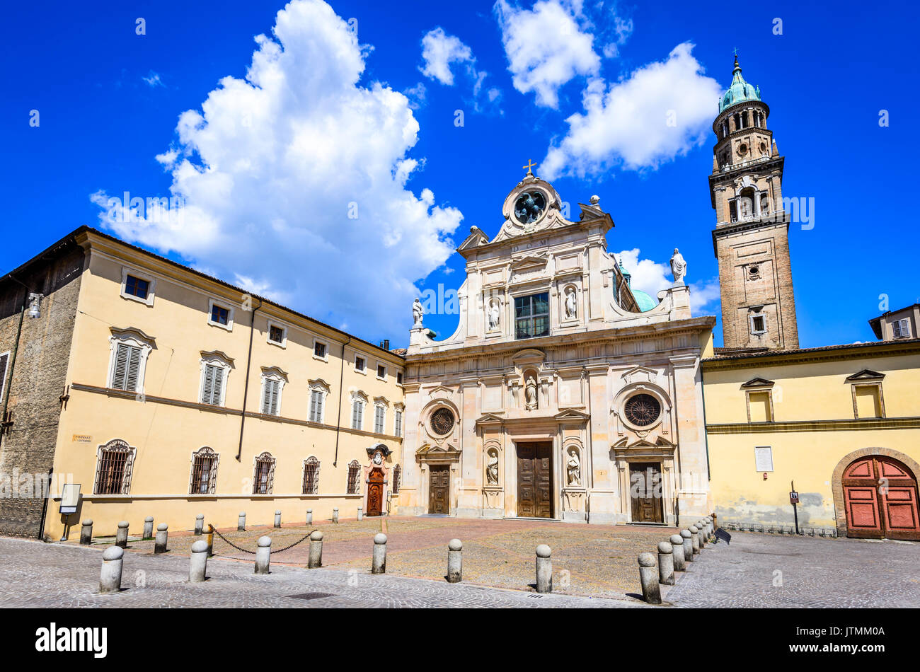 Parma, Italien - Piazzale san giovanni San Giovanni Evangelista Kirche mit barocken Fassade. Stockfoto