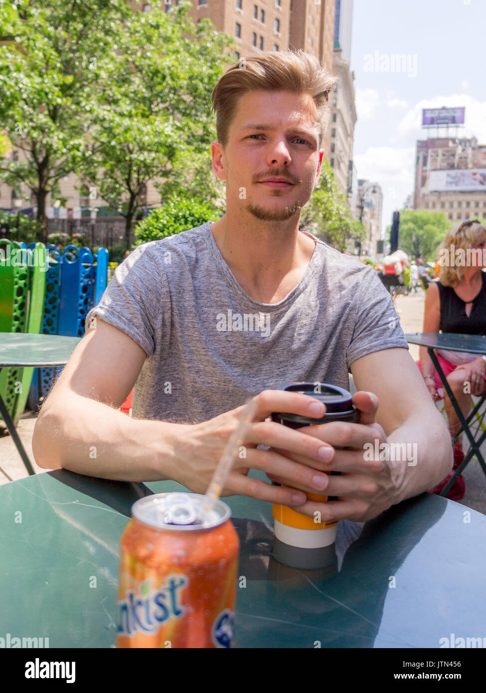 Kaffeepausen betrifft, die in New York City Stockfoto