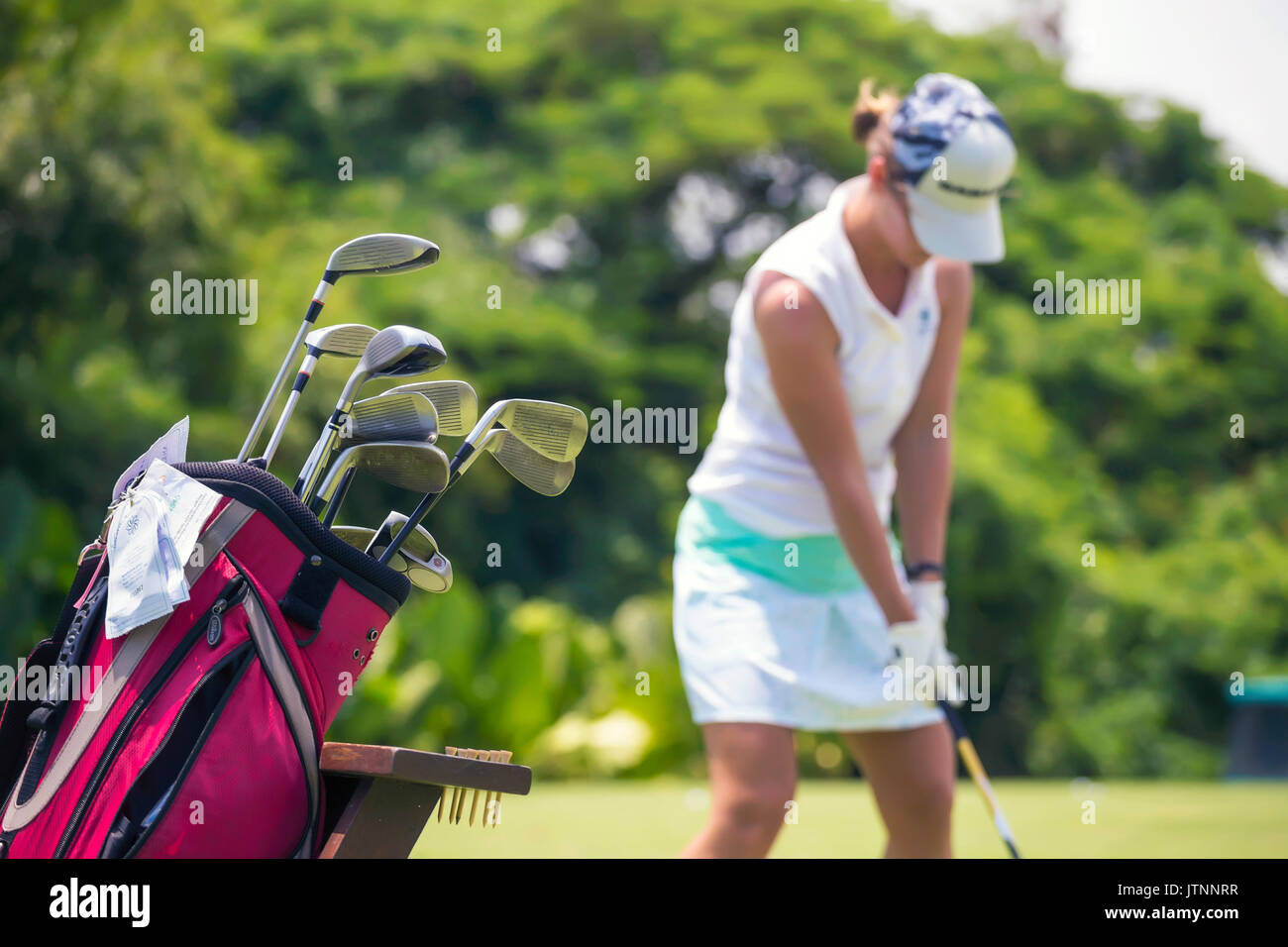 Golfschläger im Golf Bag, Bali, Indonesien Stockfoto