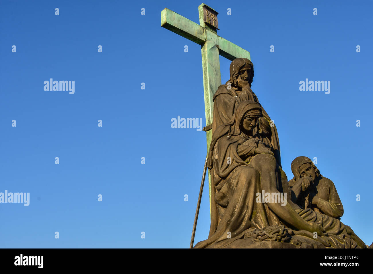 Die Pieta auf der Karlsbrücke in Prag, Tschechische Republik Stockfoto