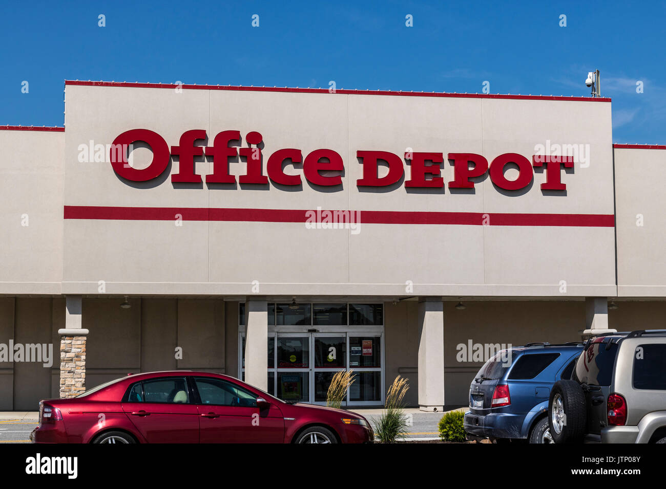 Ft. Wayne - ca. August 2017: Office Depot Strip Mall Lage. Office Depot hat einen Jahresumsatz von ca. 11 Milliarden US-Dollar IV Stockfoto