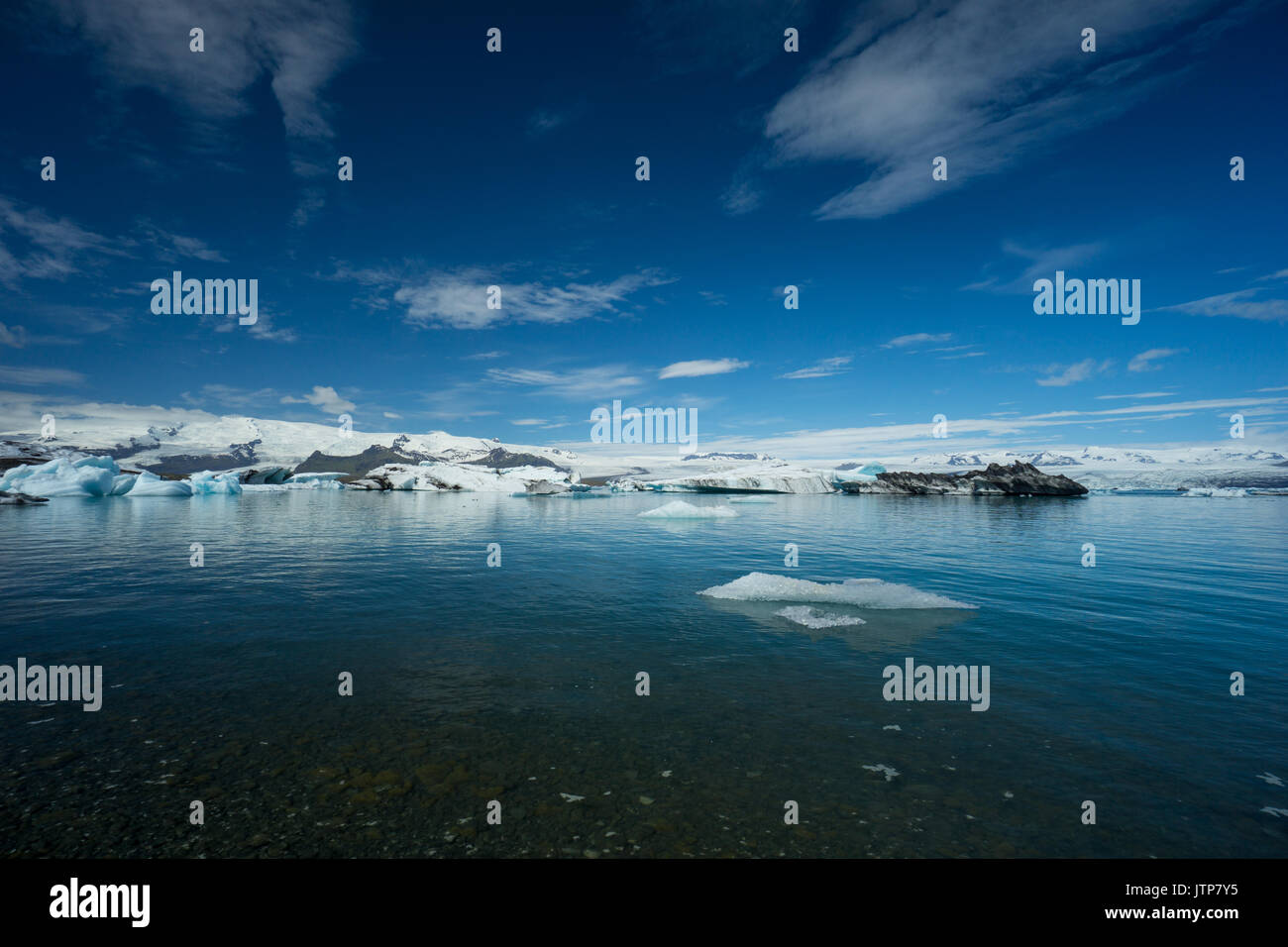 Island - schmelzendes Eis Blöcke auf Glacier Lake Stockfoto