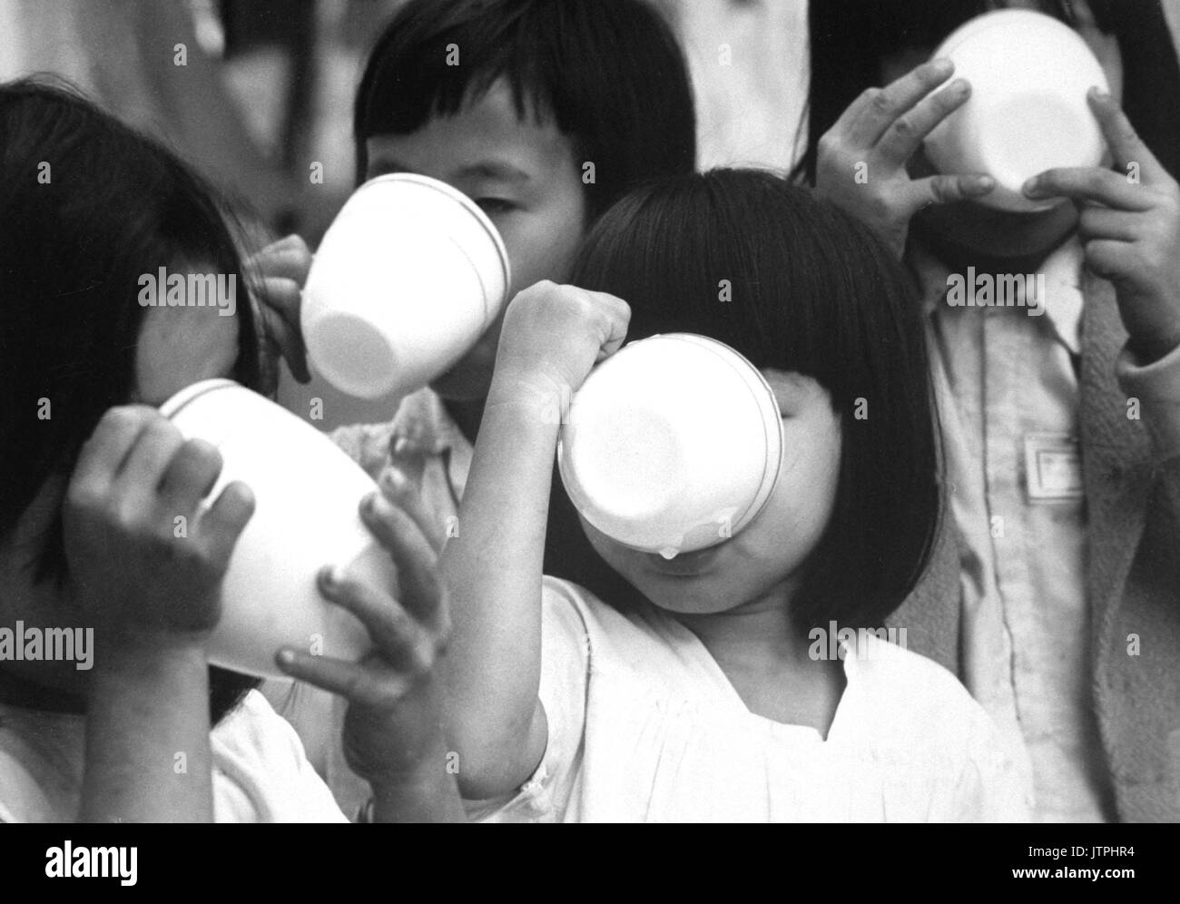 South vietnamesische Kinder. (USIA) genaue Datum schossen Unbekannte NARA DATEI #: 306 - MVP -6-8 Krieg & Konflikt Buch Nr.: 410 Stockfoto