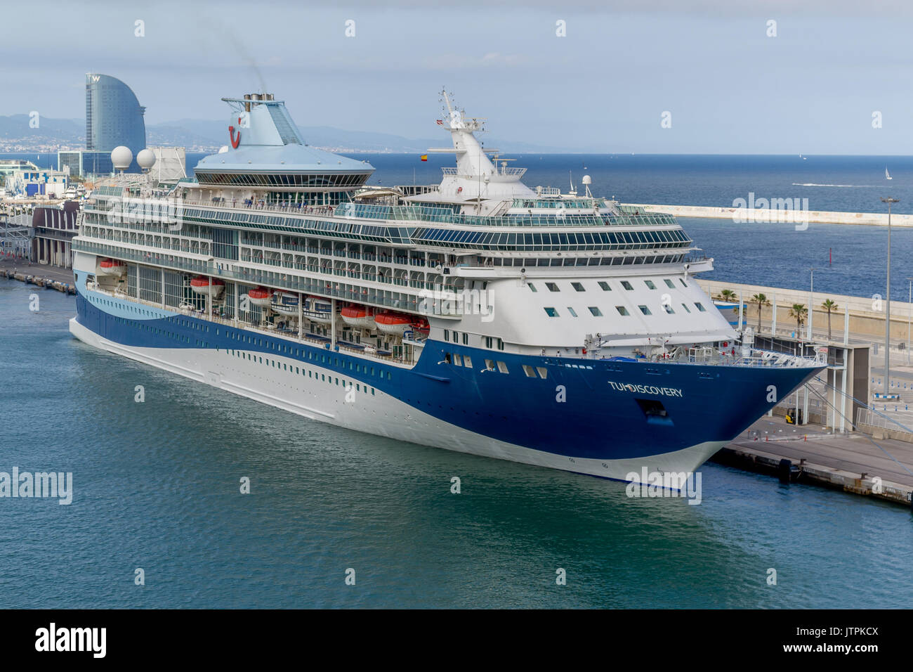 TUI Entdeckung, Thomson Cruises - Barcelona, Spanien - 07. Mai, 2017: TUI Entdeckung Schiff in Barcelona Hafen angedockt Stockfoto