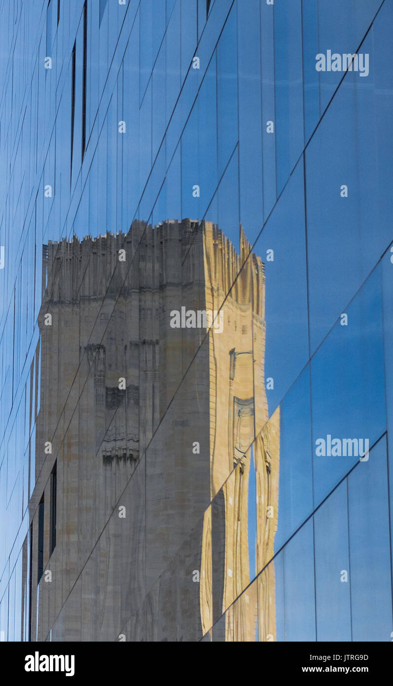 Der George dock Lüftung und Gebäude in reflektierendem Glas. Stockfoto