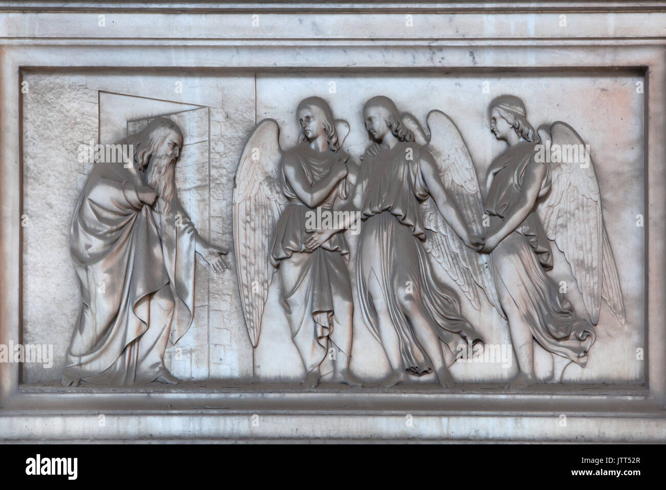 Abraham und die Drei Engel auf einem der Marmor grabmäler an der Staglieno monumentale Friedhof (Cimitero monumentale di Staglieno in Genua, Ligurien, Italien dargestellt. Stockfoto