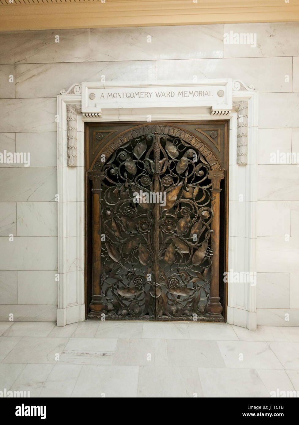 Fassade von Montgomery Ward Grab in Rosehill Mausoleum in Chicago, Illinois. Stockfoto