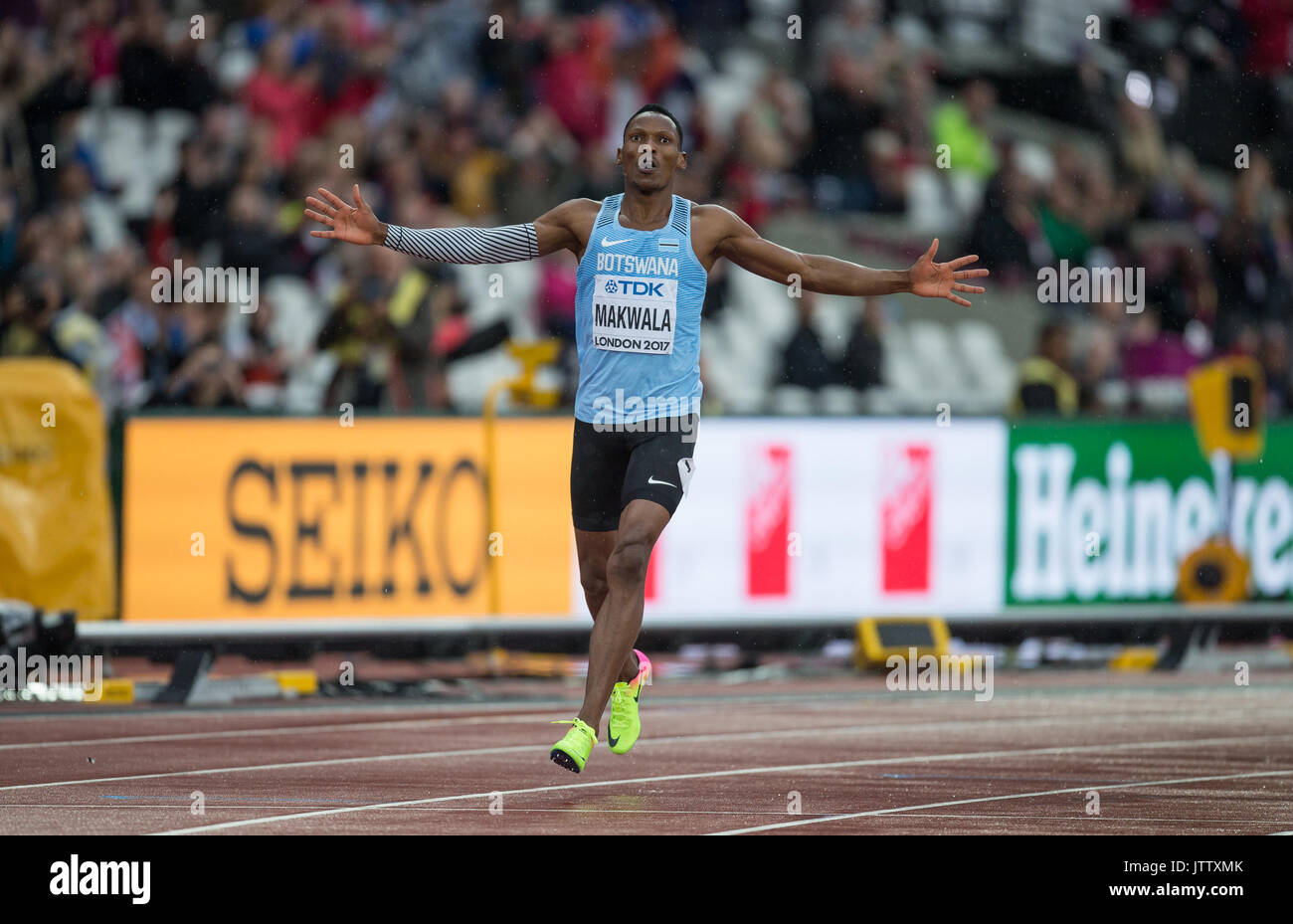 Isaac MAKWALA von Botswana feiert nach 20.20 Uhr in einem Zeitfahren, um das Halbfinale der Mens 200 m während der IAAF Leichtathletik WM Tag 6 bei den Olympischen Park, London, England, am 9. August 2017. Foto von Andy Rowland. Stockfoto