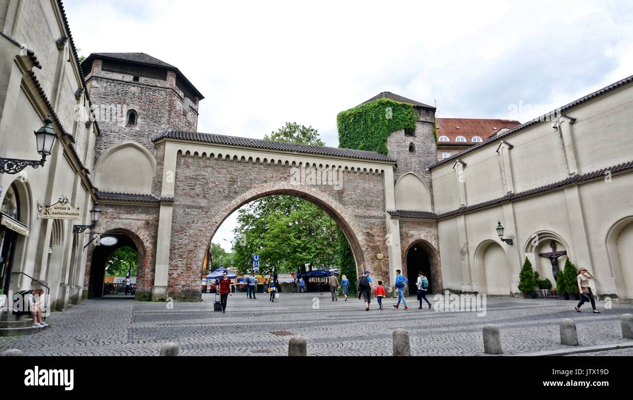 Sendlinger Tor ein Stadttor und dem Sendlinger-Tor-Platz in München, Bayern, Deutschland Stockfoto