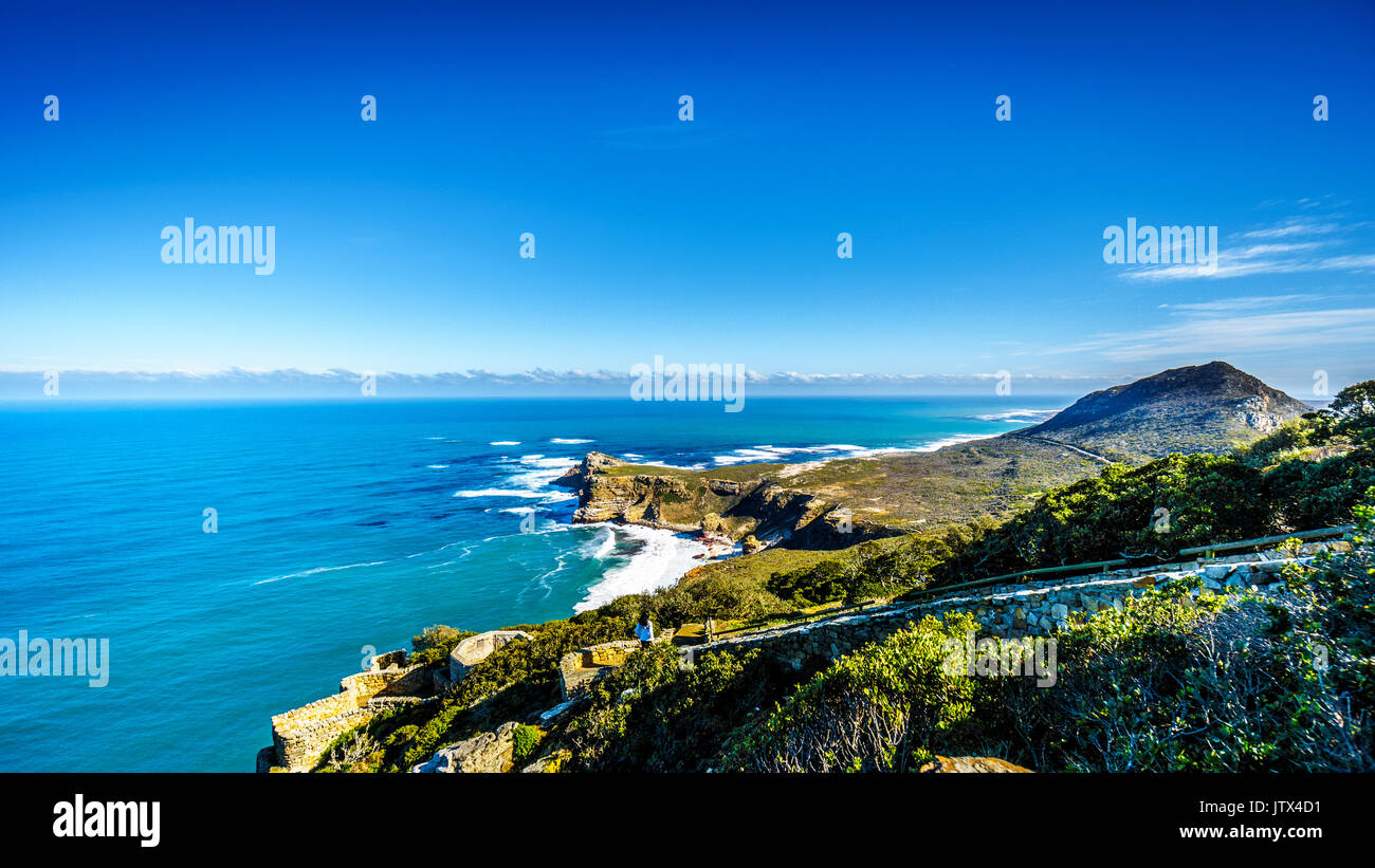 Schroffe Felsen und steilen Felsen des Kaps der Guten Hoffnung in den Atlantik Seite der Kap-halbinsel in Südafrika Stockfoto