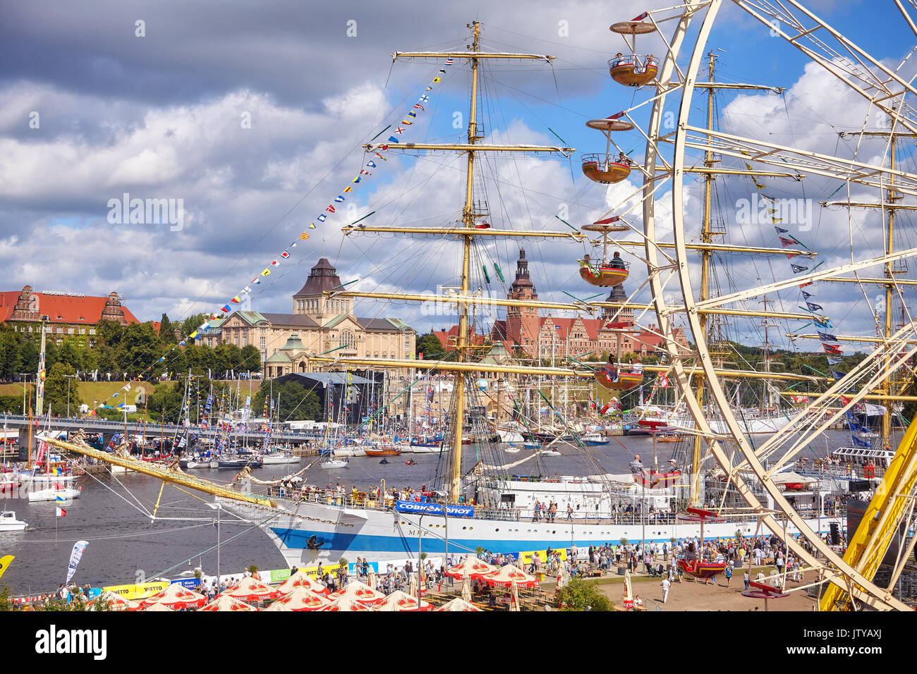 Stettin, Polen - August 06, 2017: Finale der Tall Ships Races 2017 in Stettin aus Lasztownia Insel gesehen. Stockfoto