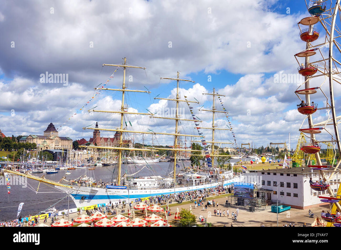 Stettin, Polen - August 06, 2017: Finale der Tall Ships Races 2017 in Stettin aus Lasztownia Insel gesehen. Stockfoto
