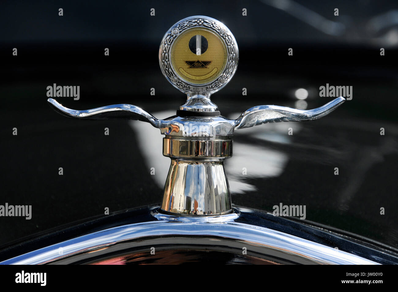 Oldtimer Festival "Golden Oldies", Kühlerfigur Ford. Stockfoto