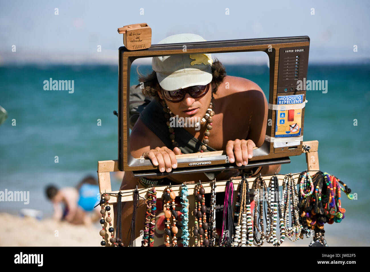 Malerische Straßenhändler in Strand von Tarifa, Andalusien, Spanien Stockfoto