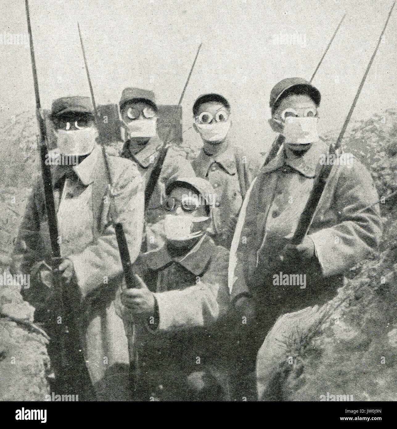 Französische Soldaten das Tragen von Gasmasken, WK 1. Stockfoto
