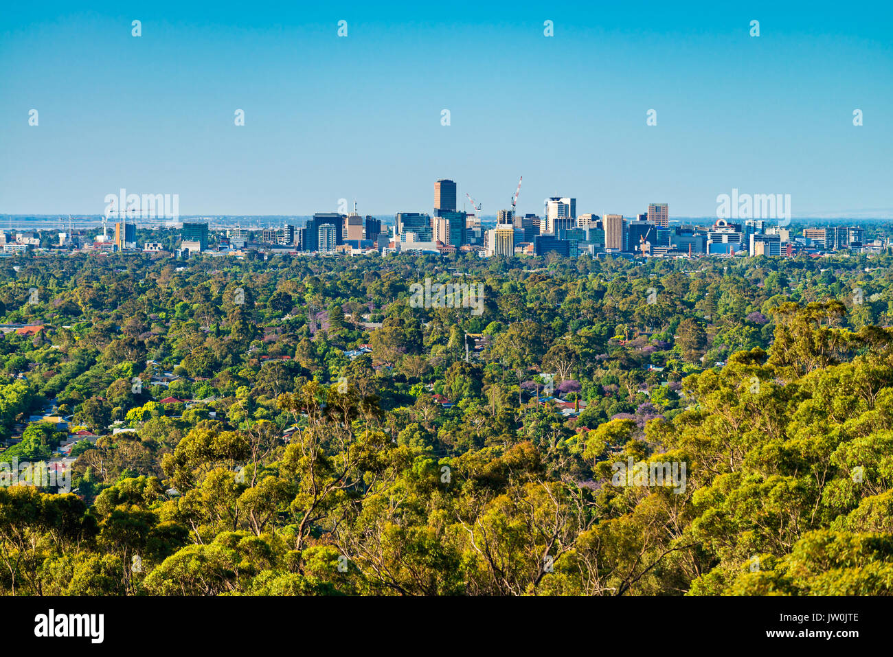 Adelaide City Skyline von den Hügeln viwed bei Sonnenuntergang Stockfoto