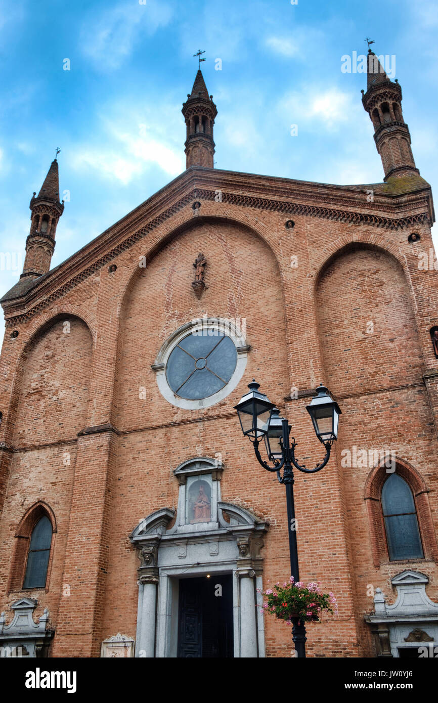 Castel San Giovanni (Piacenza, Emilia Romagna, Italien): die Kirche San Giovanni Battista, Fassade Stockfoto