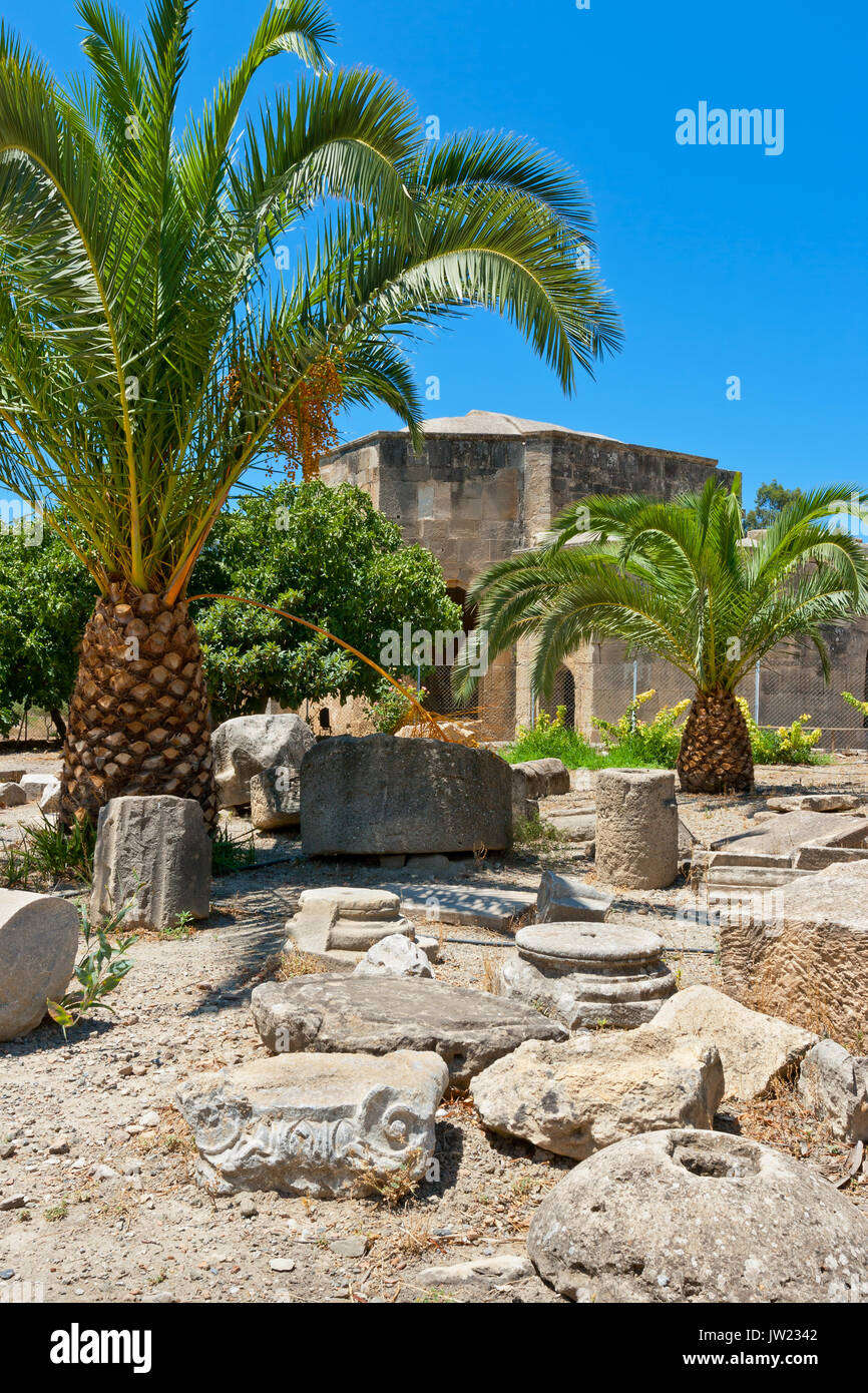 Pfeiler und Säulen in der Nähe von Basilika Agios Titos. Gortyna. Kreta, Griechenland Stockfoto
