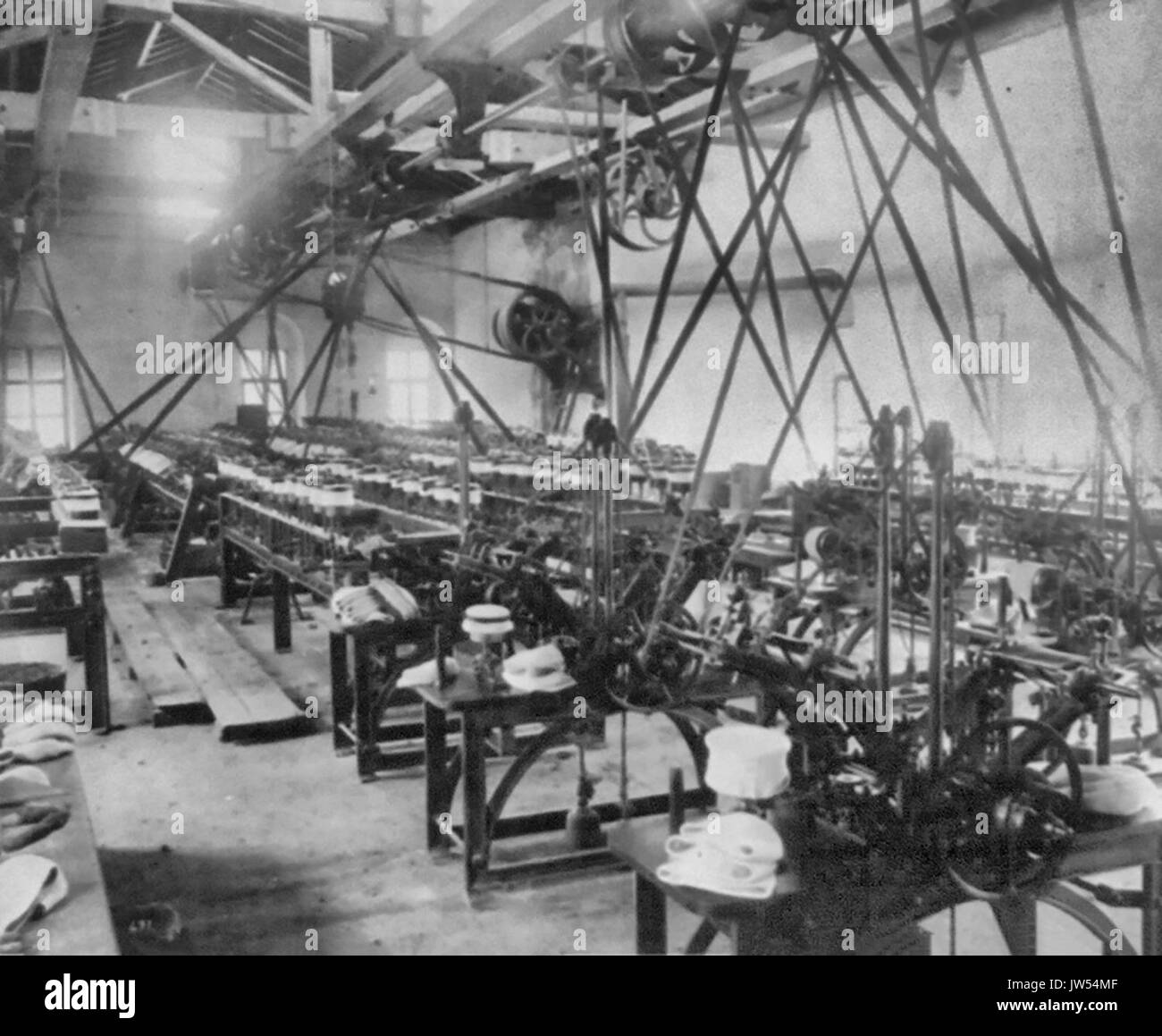Innenraum der Kaiserlichen Fez Fabrik, Fes, Maschinen, Konstantinopel, ca. 1890 Stockfoto