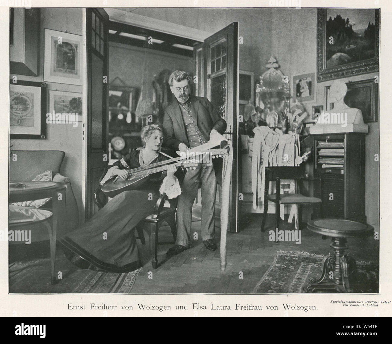 Ernst von Wolzogen u Gattin Elsa Laura (BerlLeben 1905 05 AZander & SLabisch) Stockfoto