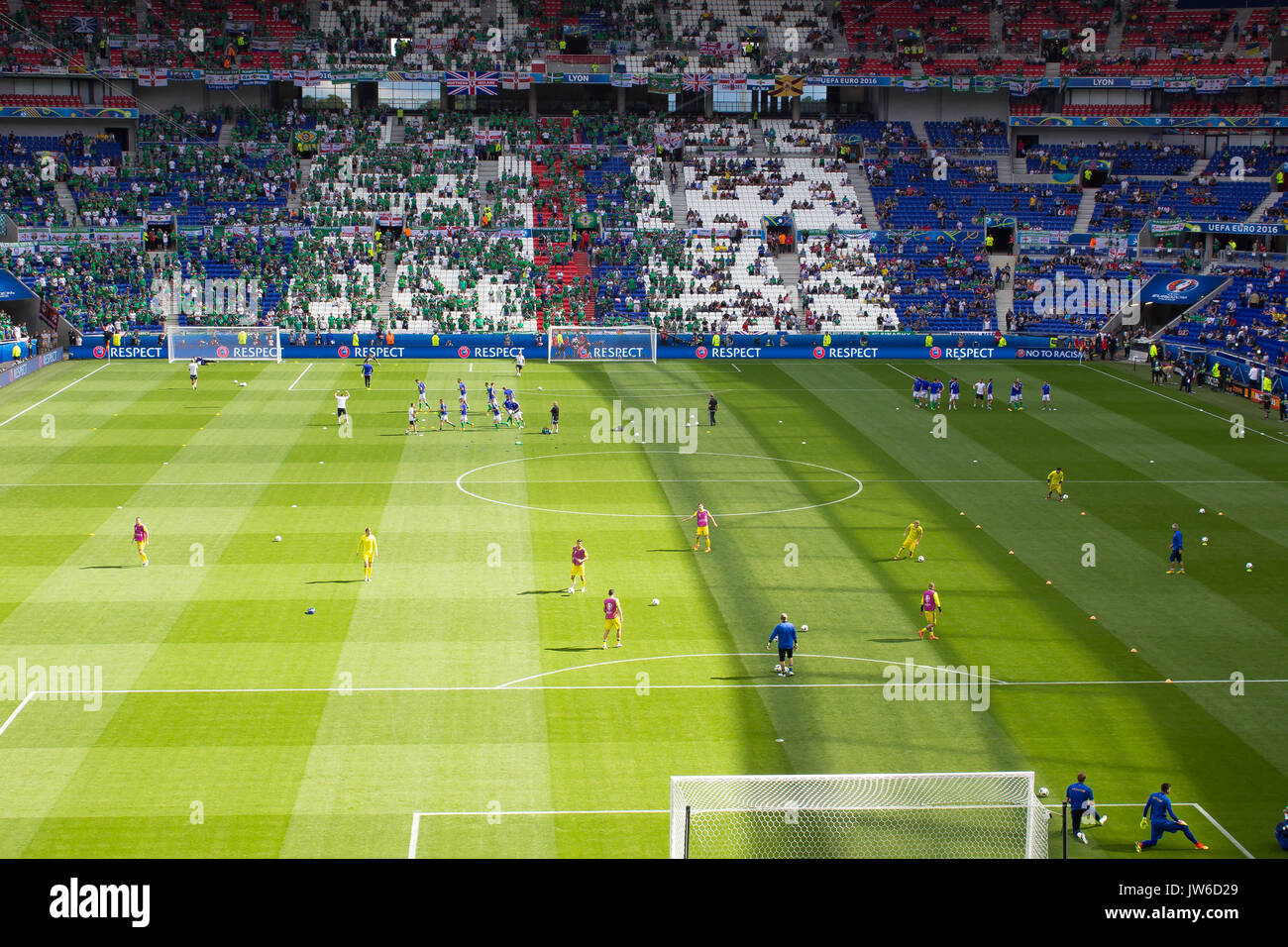 Lyon, Frankreich - 16. Juni 2016: Spieler, die ihre Ausbildung vor dem UEFA EURO Spiel der Ukraine gegen N. Irland Stockfoto