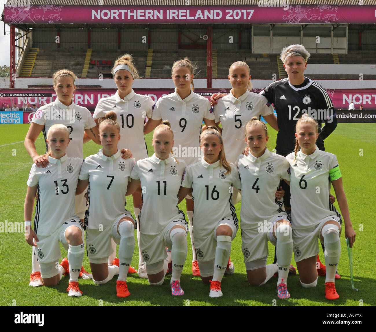 Shamrock Park, Portadown, Nordirland. 11. August 2017. Die UEFA-U19-Europameisterschaft der Gruppe A - Deutschland gegen Spanien. Die deutsche Mannschaft am Kick-off. Quelle: David Hunter/Alamy Leben Nachrichten. Stockfoto