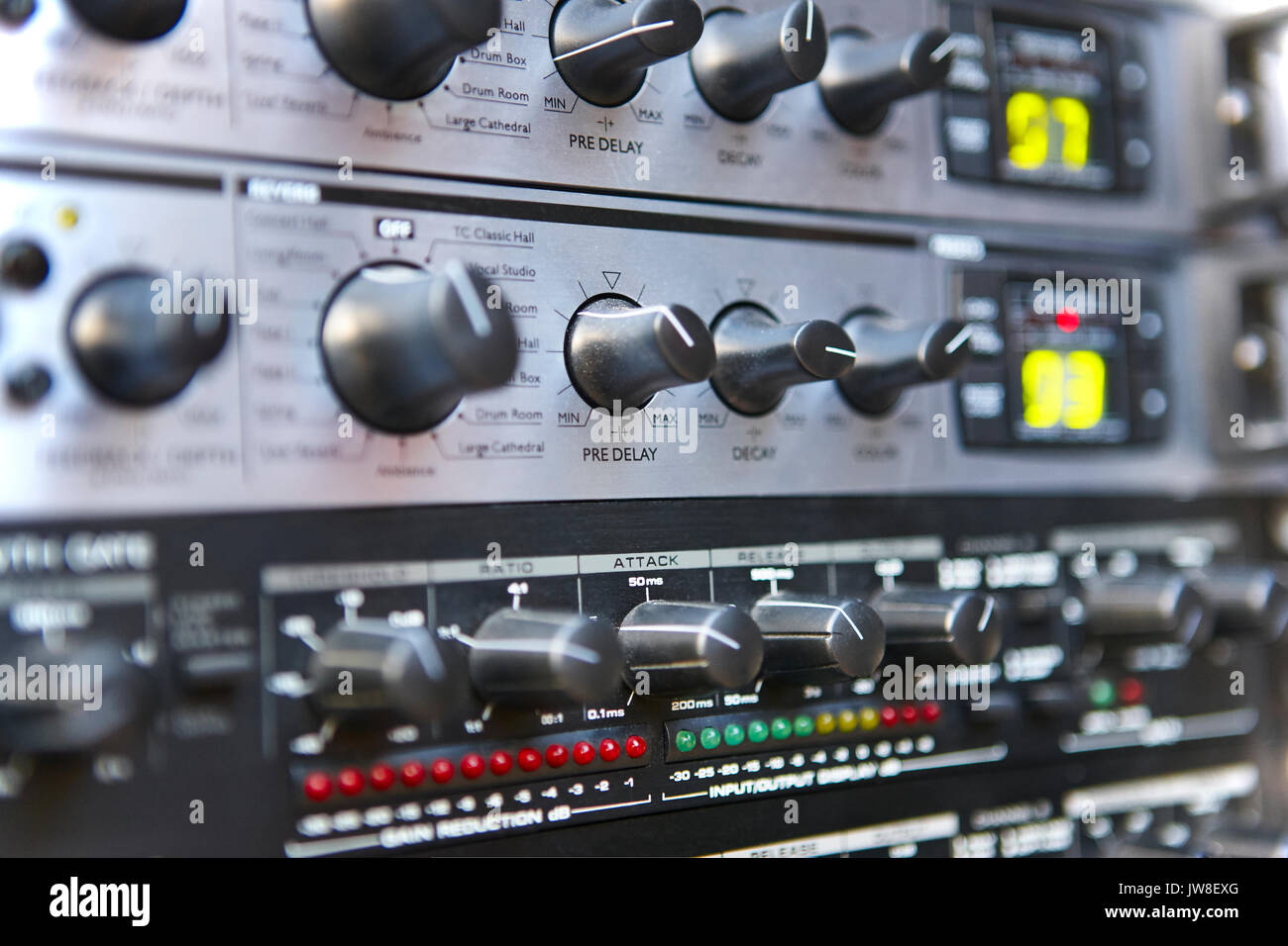 Sound control equipment. Platine detail. Decay-Tasten. Broadcast Technologie Stockfoto