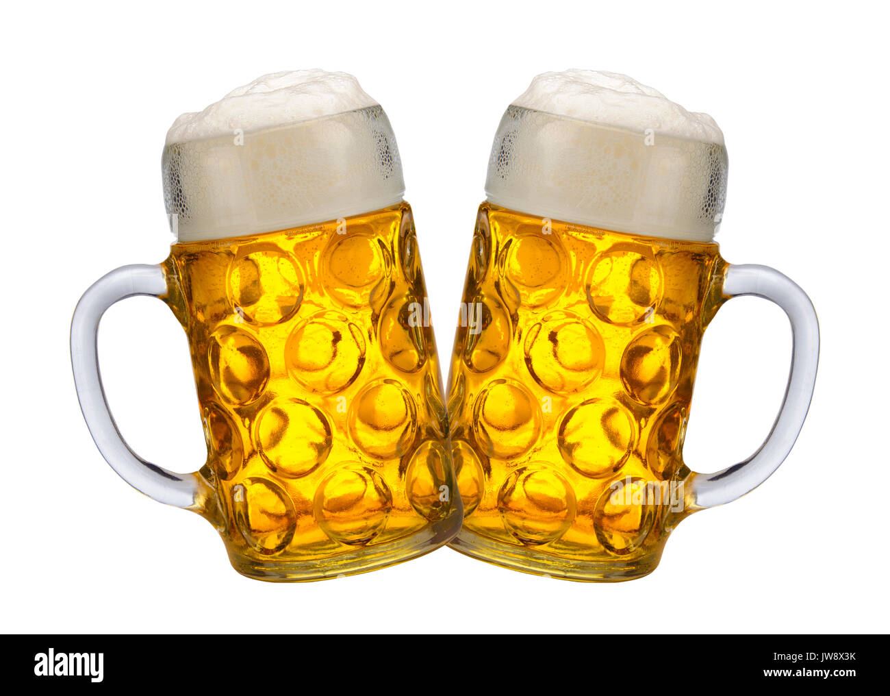 Zwei große Gläser auf dem Oktoberfest in München. Stockfoto