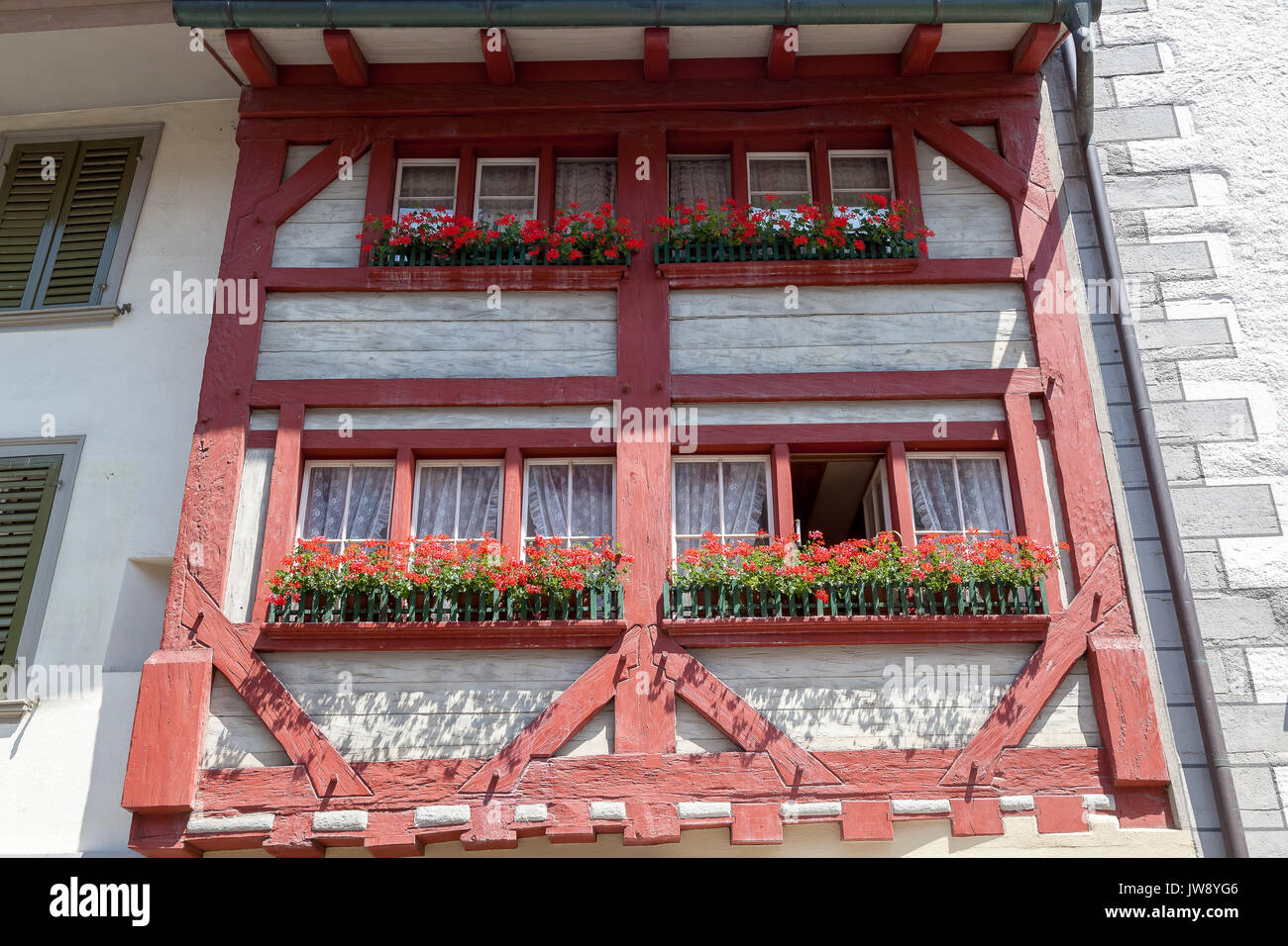 Blick auf den malerischen Marktplatz in Stein am Rhein mit bemalten Fassaden und Fachwerkhäusern. Die Schweiz. Stockfoto