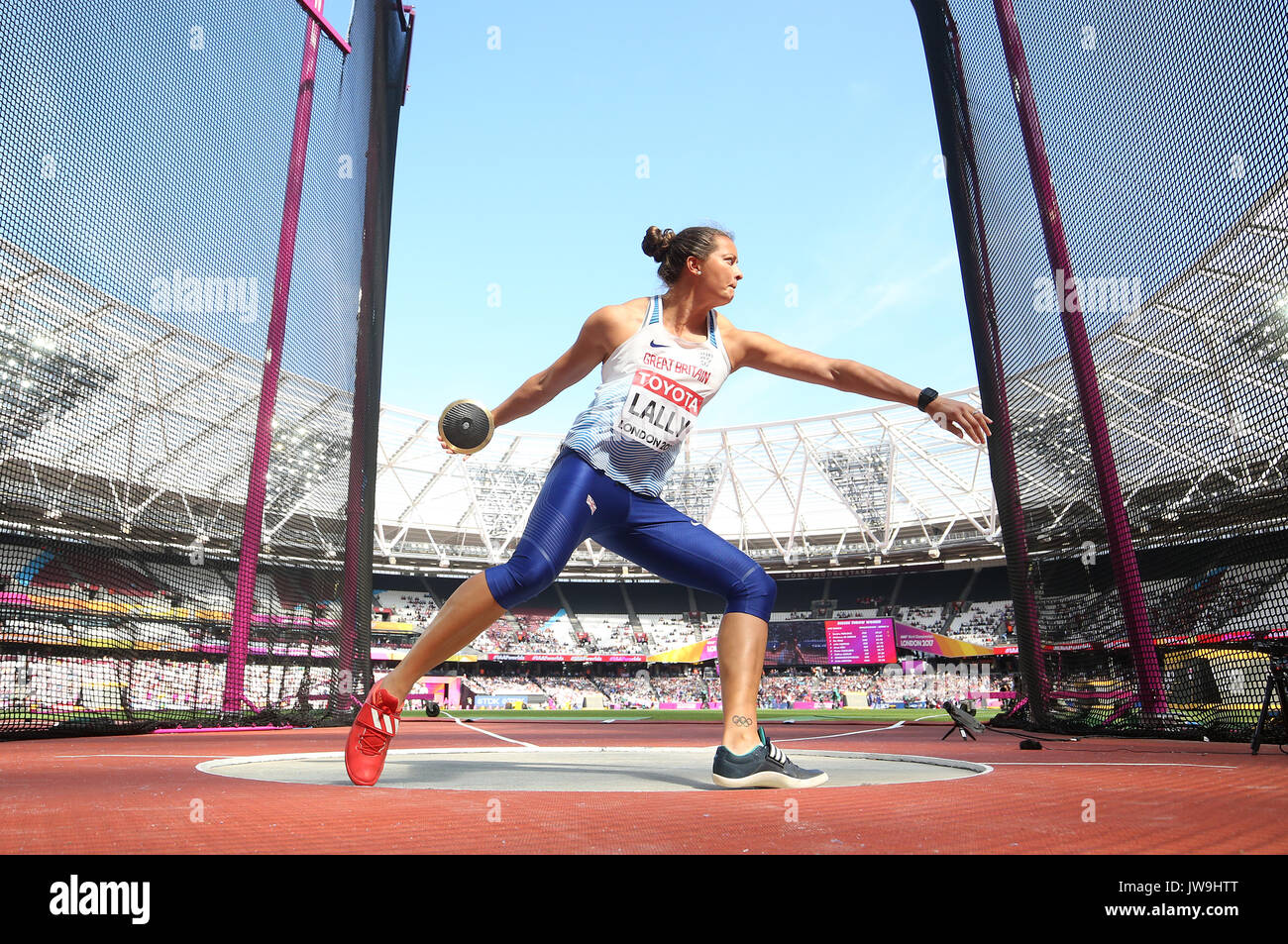Großbritanniens Jade Lally konkurriert im Diskuswerfen der Frauen Qualifizieren während der Tag acht der Leichtathletik-WM 2017 auf der Londoner Stadion Stockfoto