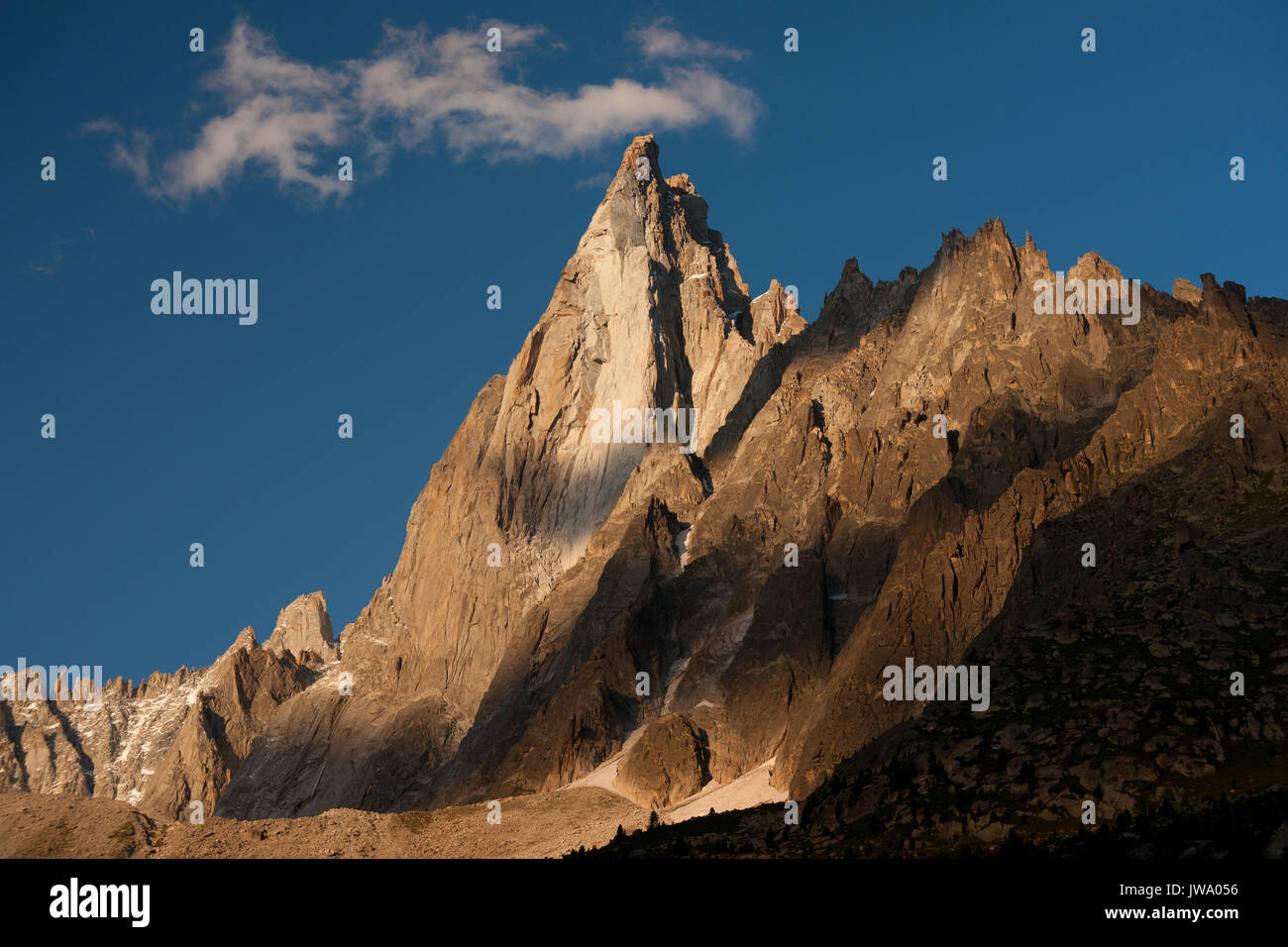 Westwand des petite Aiguille du Dru, 3733. Mont Blanc Massiv, haute-Savoie, Frankreich in Westeuropa. Stockfoto