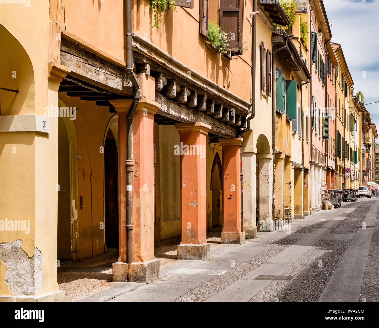 Arten des Portikus in der Innenstadt von Bologna. Emilia-Romagna, Italien. Stockfoto